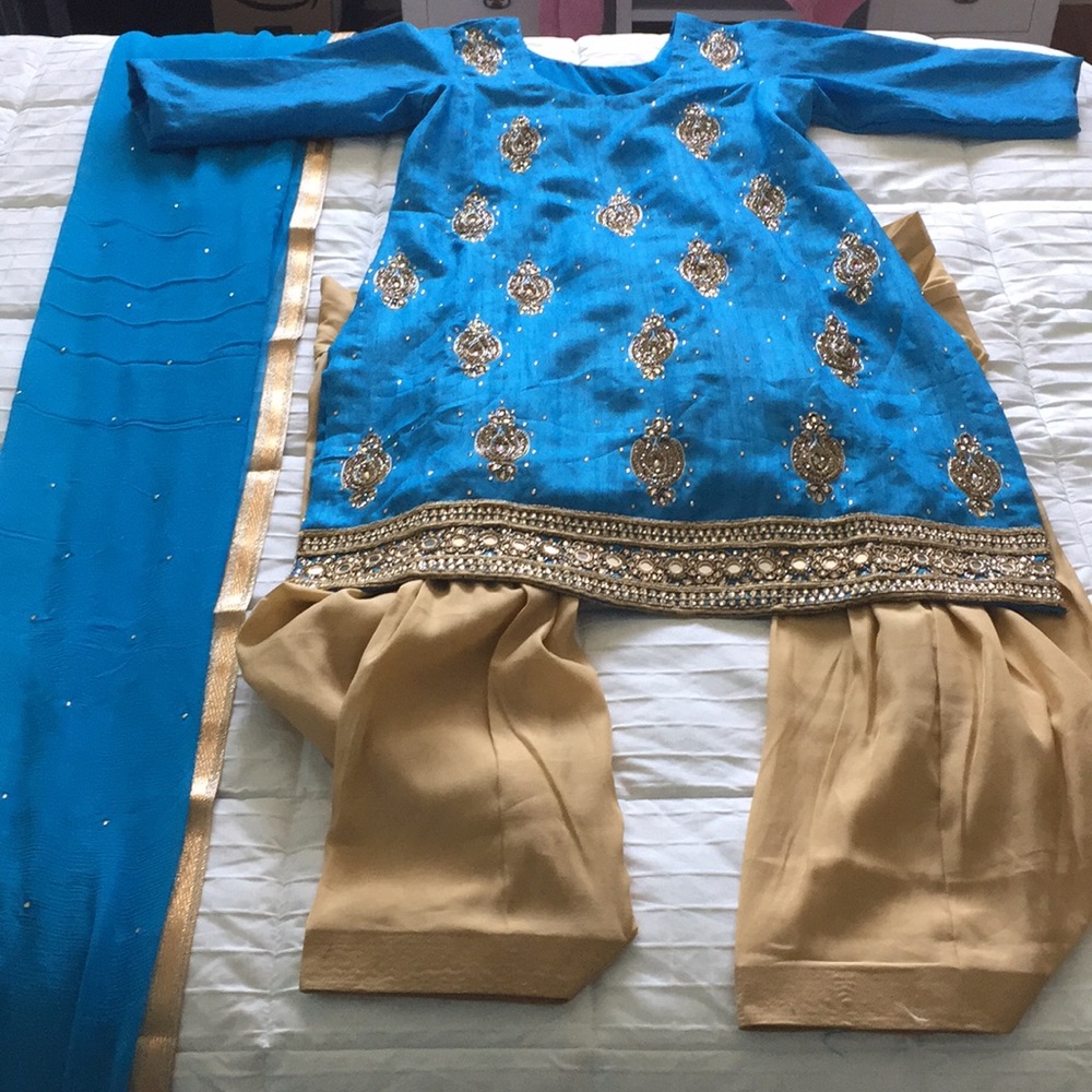 Sky Blue & Gold Indian Punjabi Salwar Kameez - Picture 2 of 6